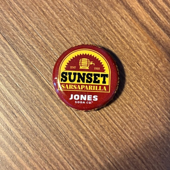 Jones Soda Fallout Sunset Sarsaparilla - EMPTY Bottle & Standard Cap - Prop - Picture 3 of 7